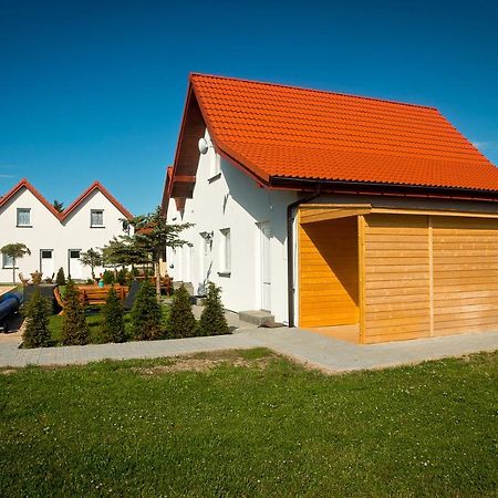 Aqua Fun Domki Z Basenem Ujście-Darłowskie Exterior foto