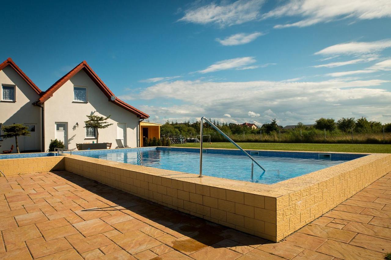 Aqua Fun Domki Z Basenem Ujście-Darłowskie Exterior foto