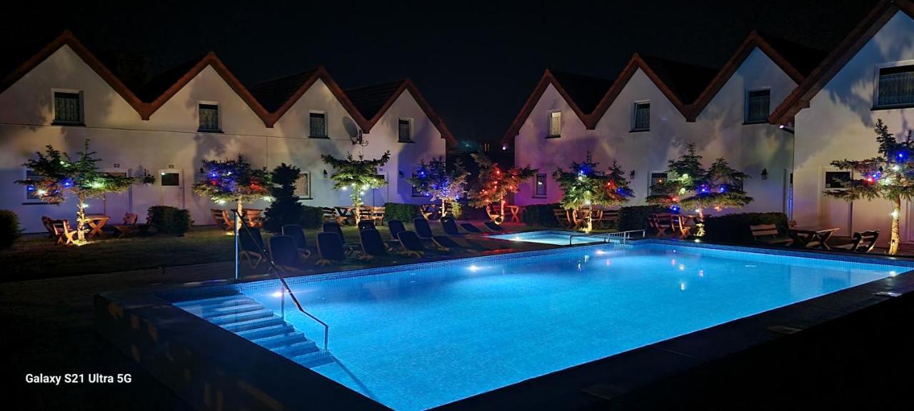 Aqua Fun Domki Z Basenem Ujście-Darłowskie Exterior foto