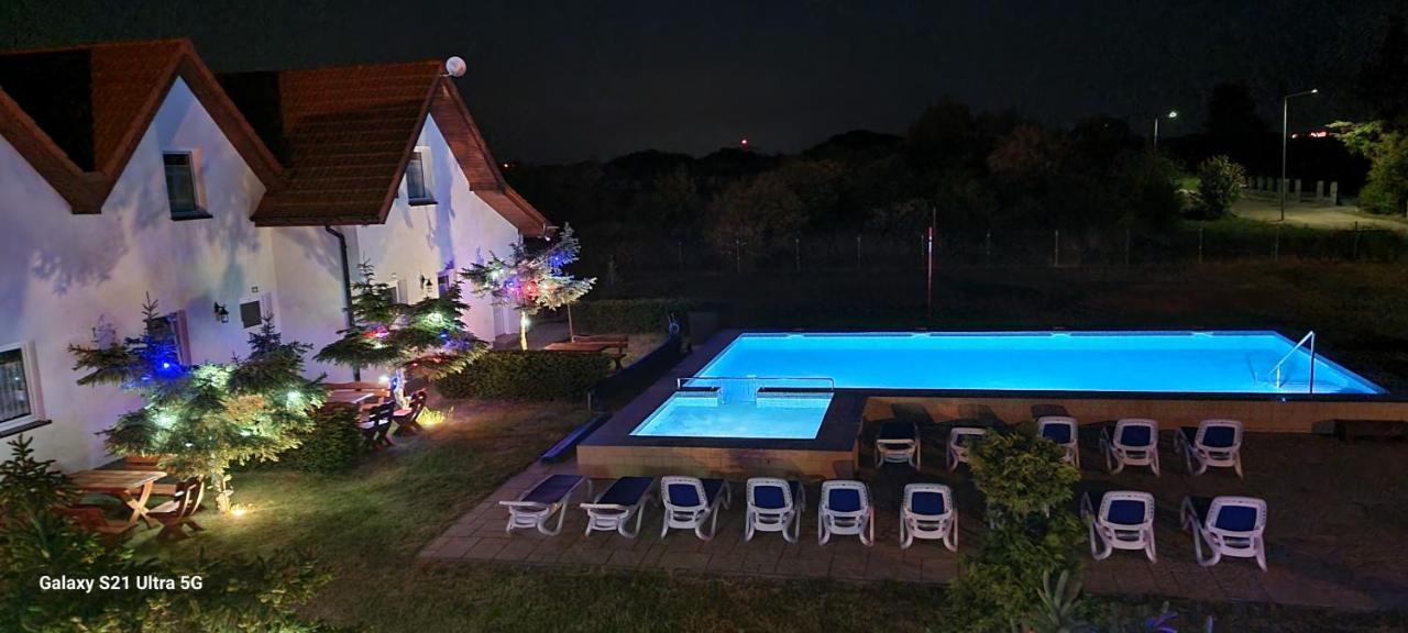 Aqua Fun Domki Z Basenem Ujście-Darłowskie Exterior foto